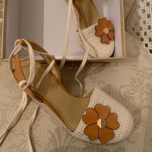 Michael Kors Wedge with Flower details